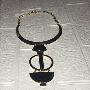 Elegant Black and Gold Geometric Necklace
